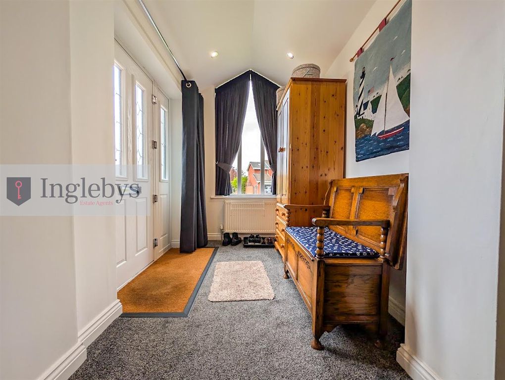 Property photo 2 of 45