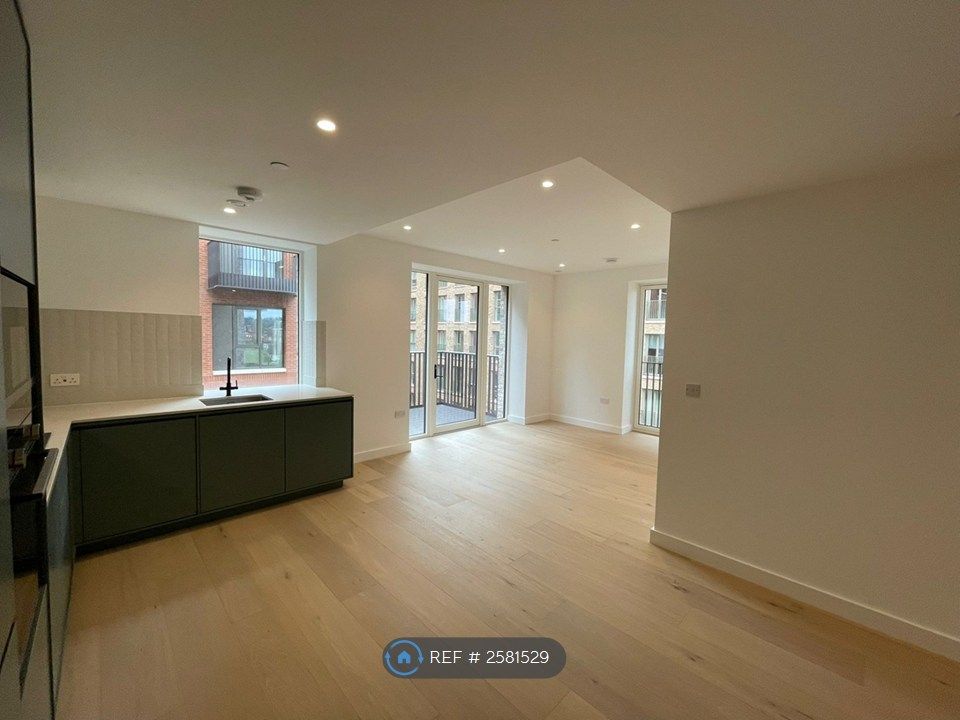 Property photo 2 of 12 Kitchen/Lounge