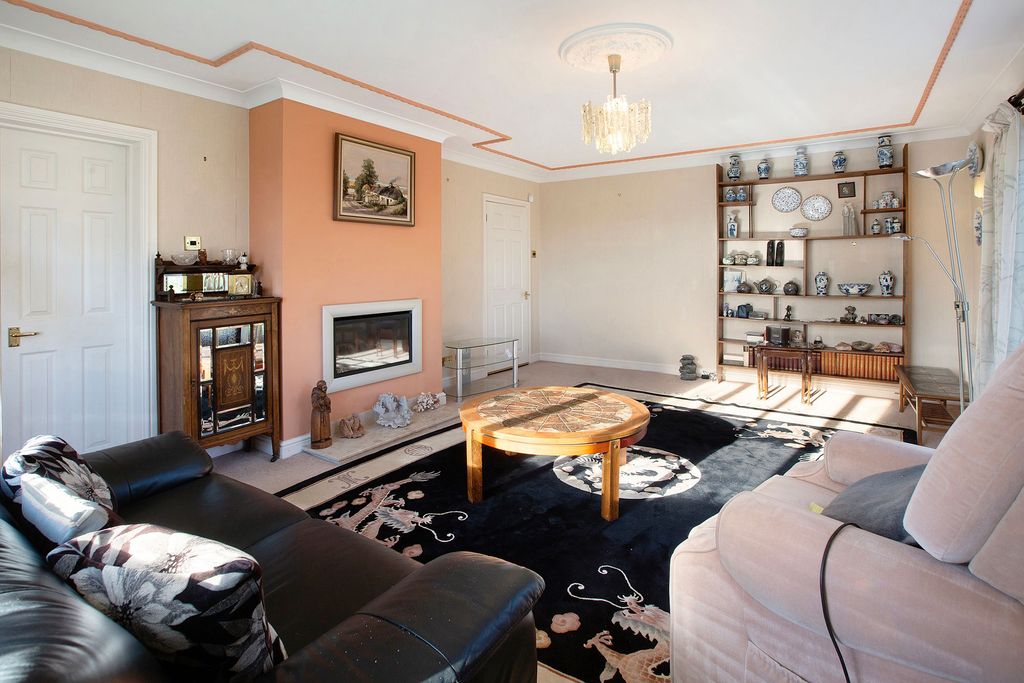 Property photo 3 of 22