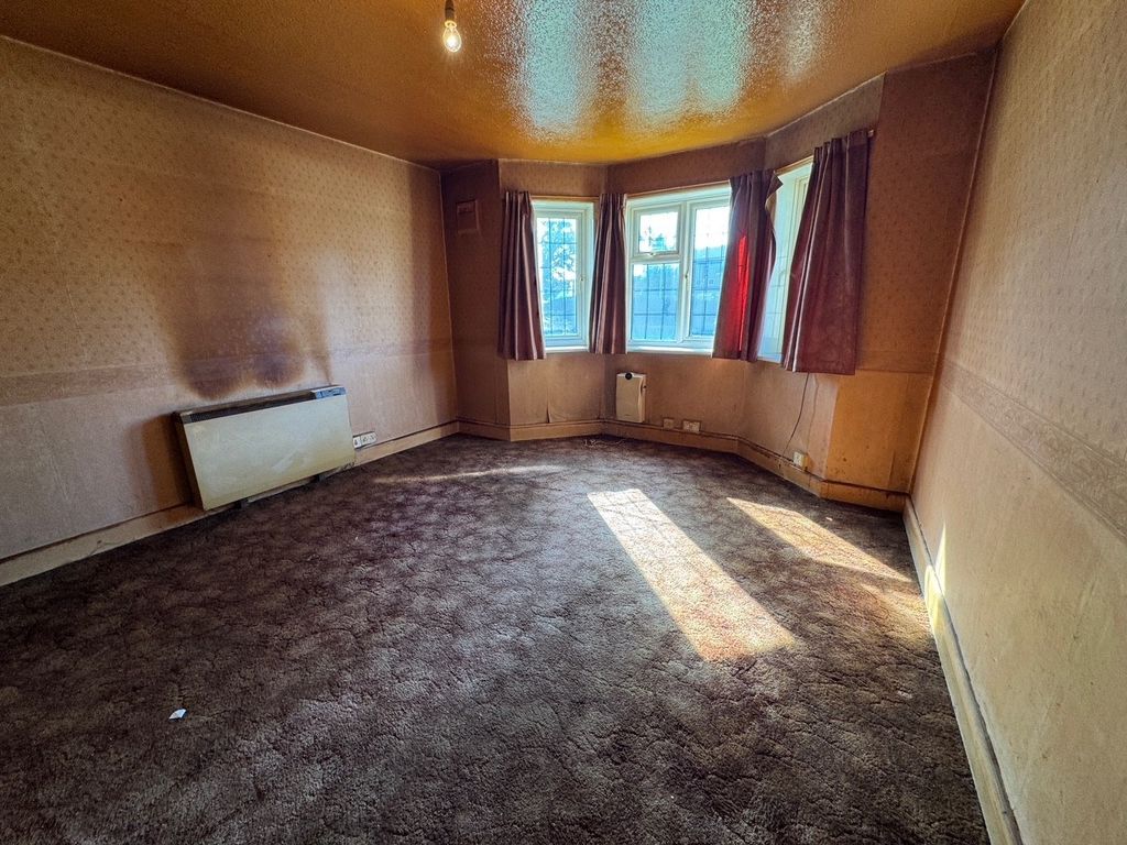 Property photo 2 of 8 Gallery