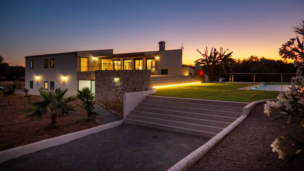 Property photo 2 of 26 01.Jpg