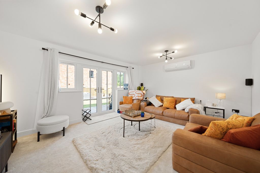 Property photo 2 of 17 5278852