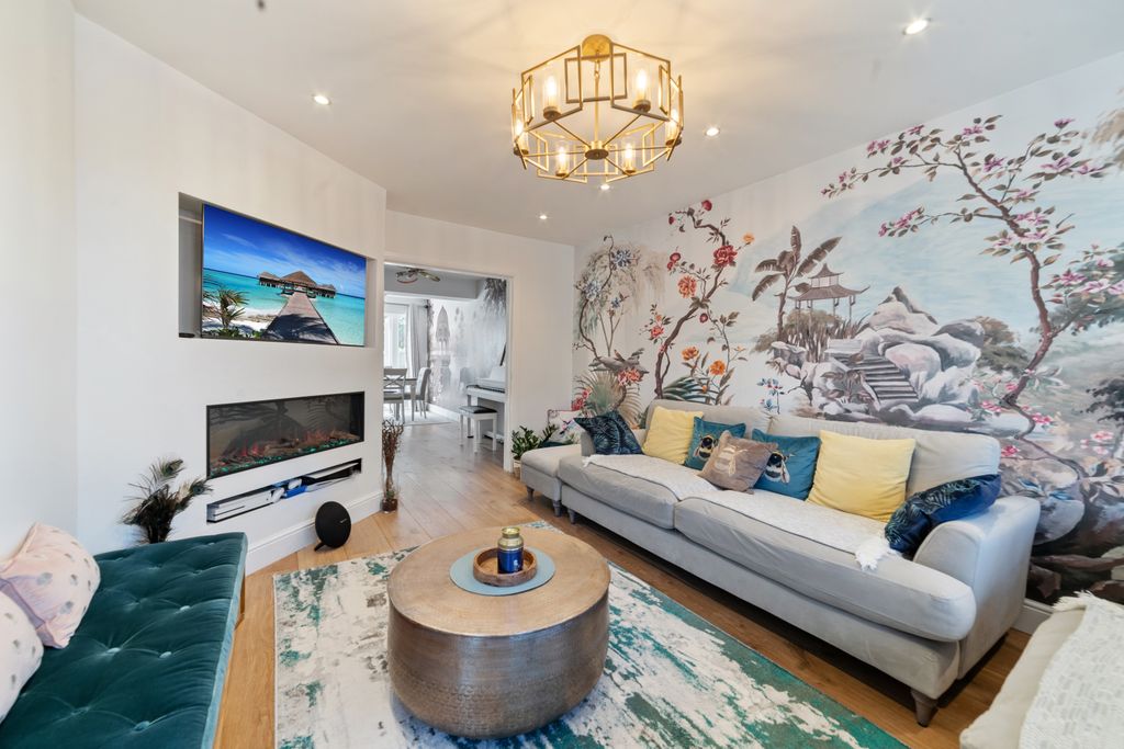 Property photo 2 of 6