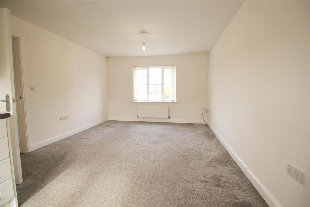 Property photo 2 of 8 Living Room.Jpg