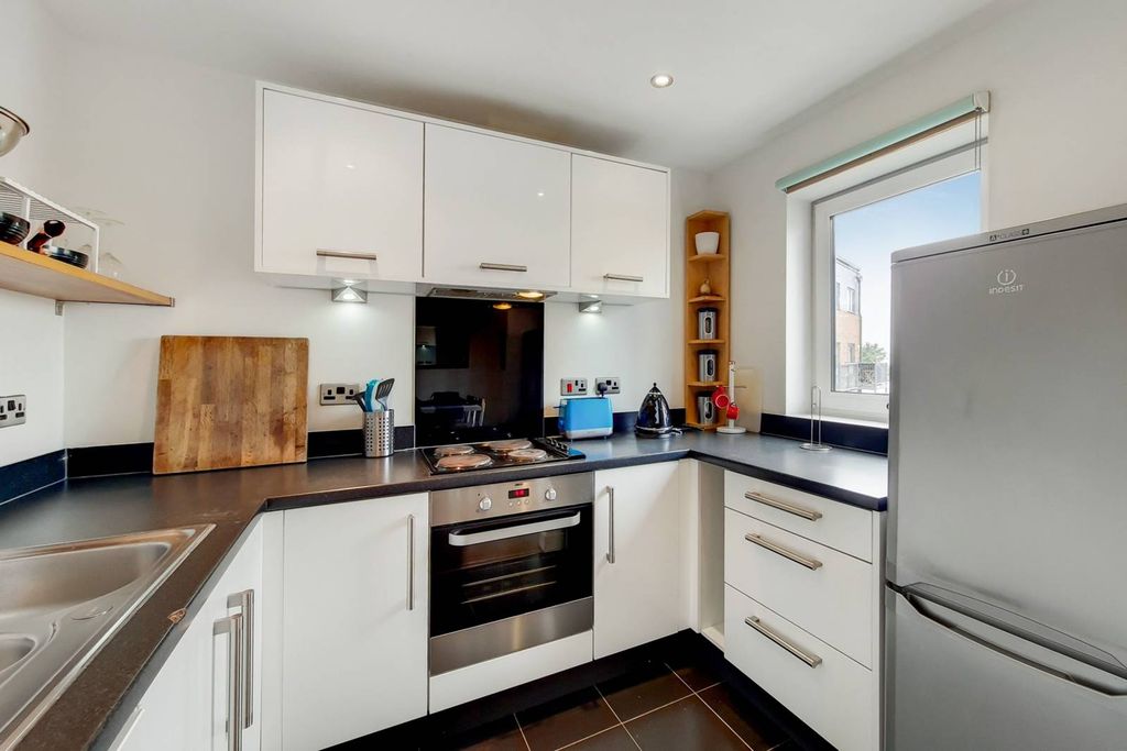 Property photo 3 of 12