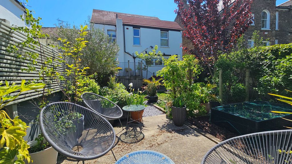 Property photo 1 of 29