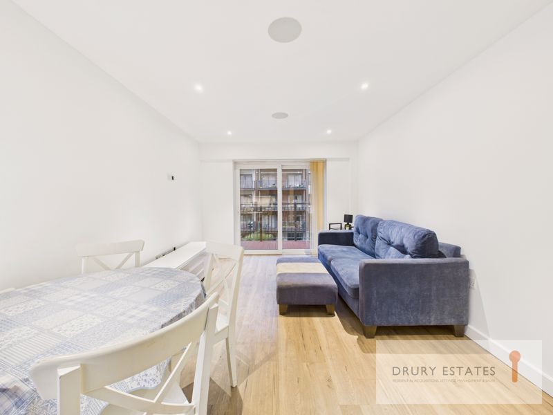 Property photo 2 of 11 Living Room