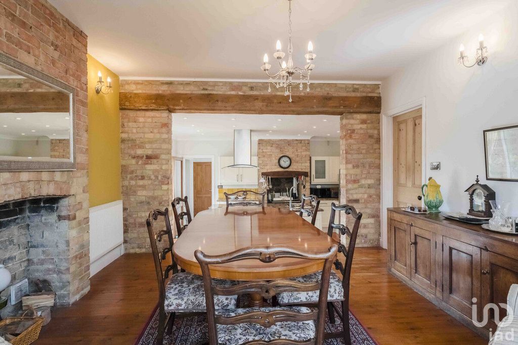 Property photo 2 of 46