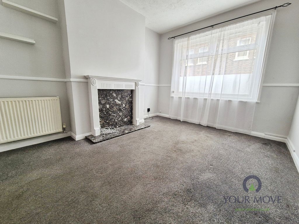 Property photo 2 of 10 Living Room