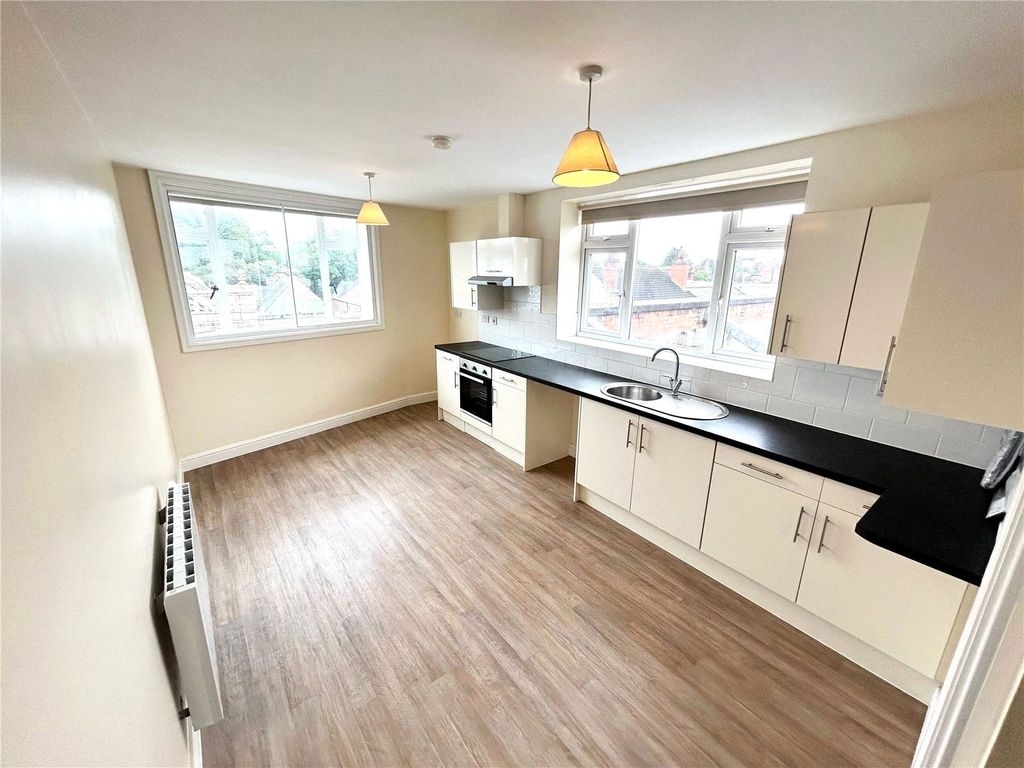 Property photo 2 of 7 Kitchen