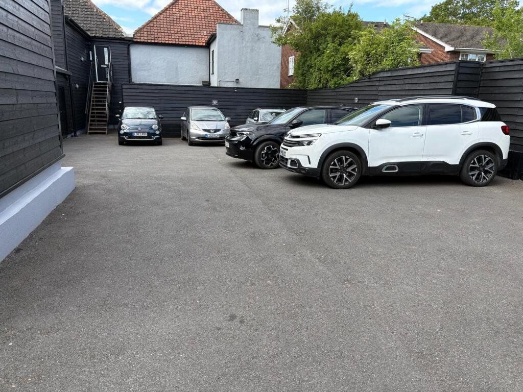 Property photo 2 of 6 8F97d6638c203E6Fc662B34B1727A8Ef (1).Webp