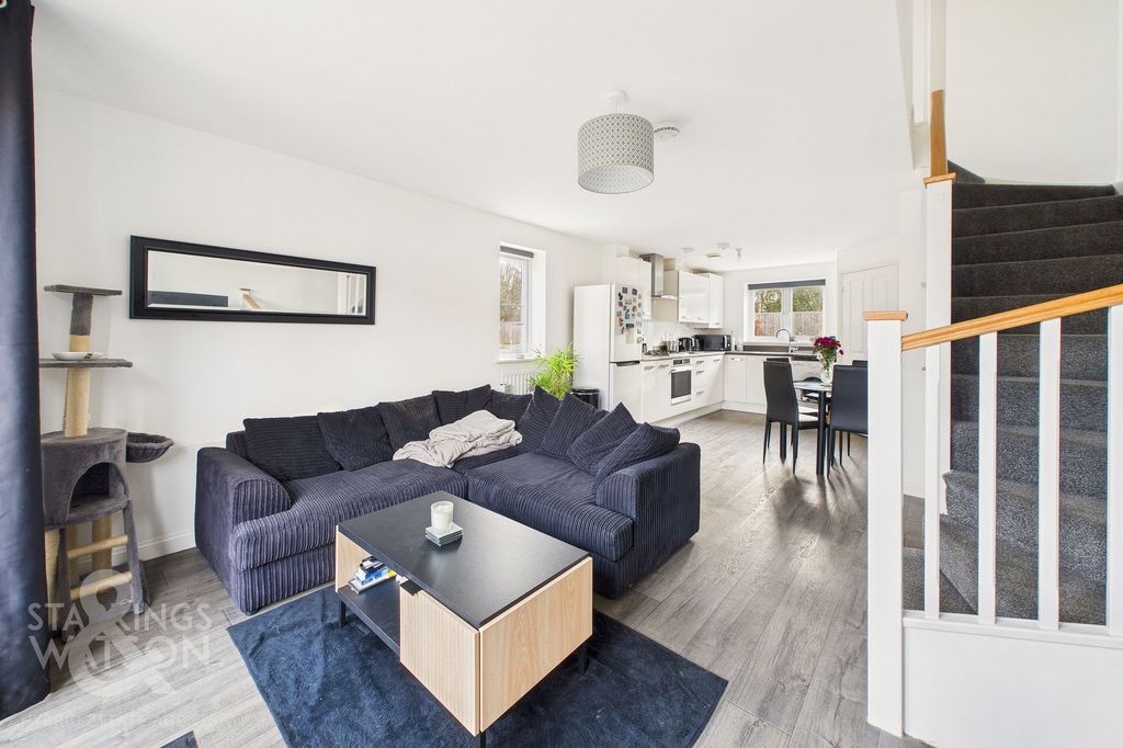 Property photo 3 of 18