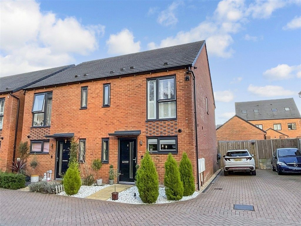 Property photo 1 of 7 Front