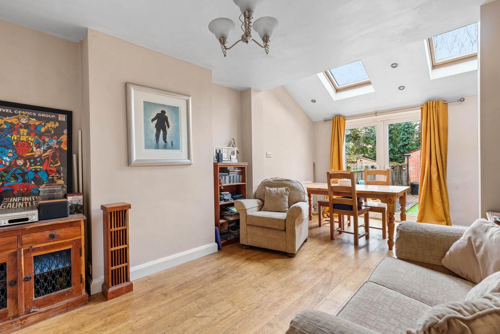 Property photo 3 of 18 Dining Room