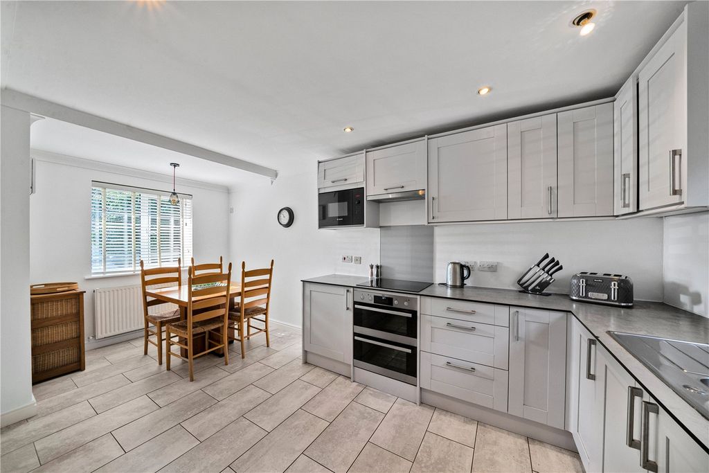 Property photo 3 of 16 Kitchen