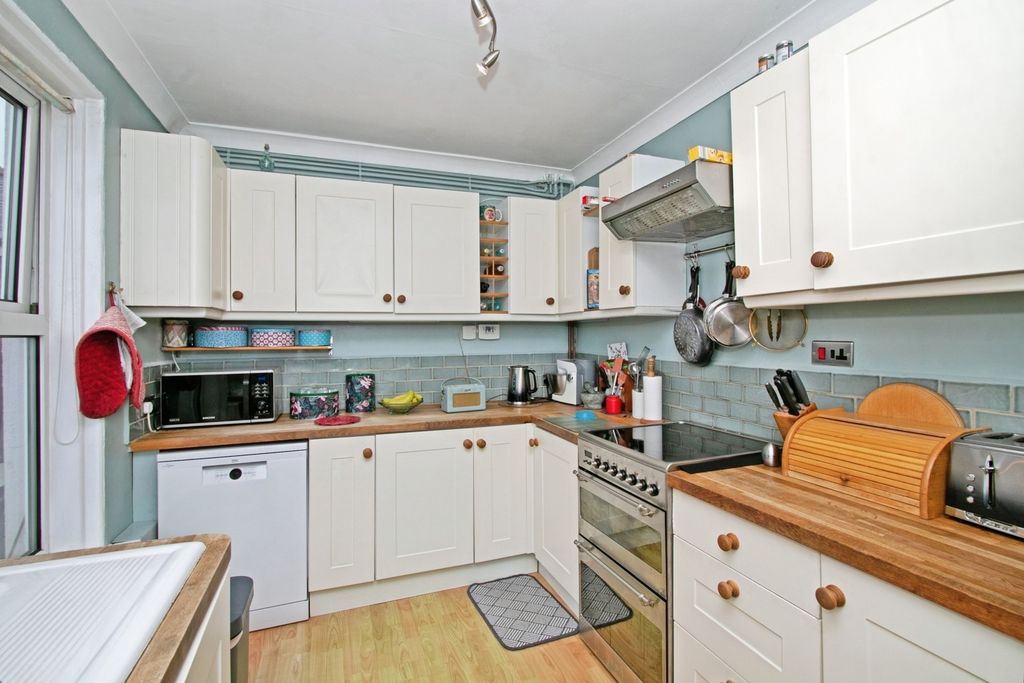 Property photo 3 of 16 Photo