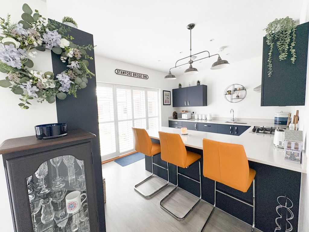 Property photo 1 of 36