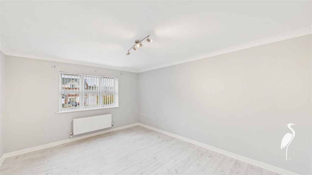 Property photo 2 of 11 Lounge