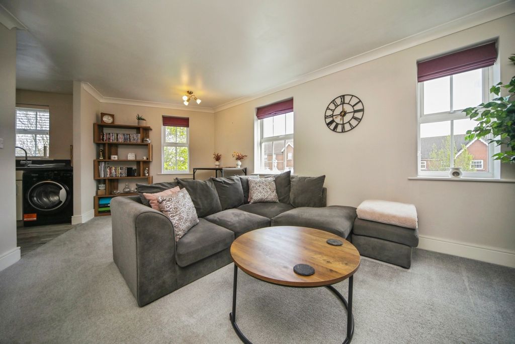 Property photo 3 of 15 Pbox-Img.Jpg