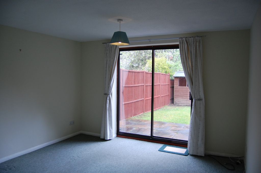 Property photo 2 of 6 Photo 4