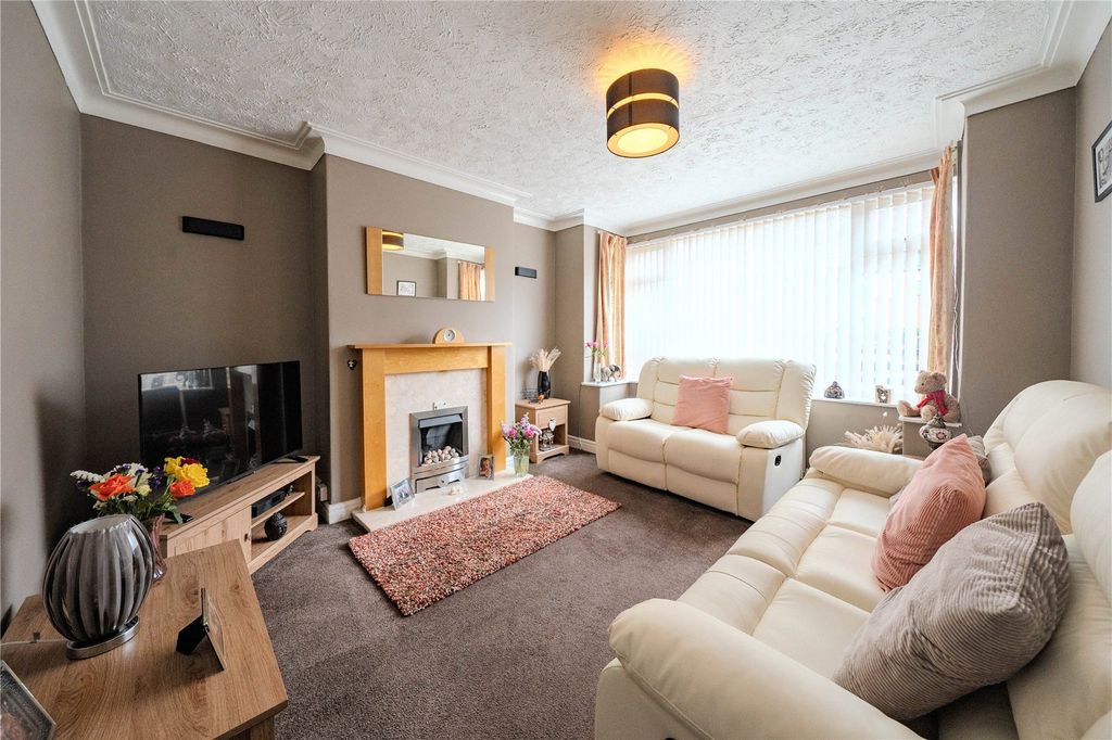 Property photo 2 of 17 Picture No. 16