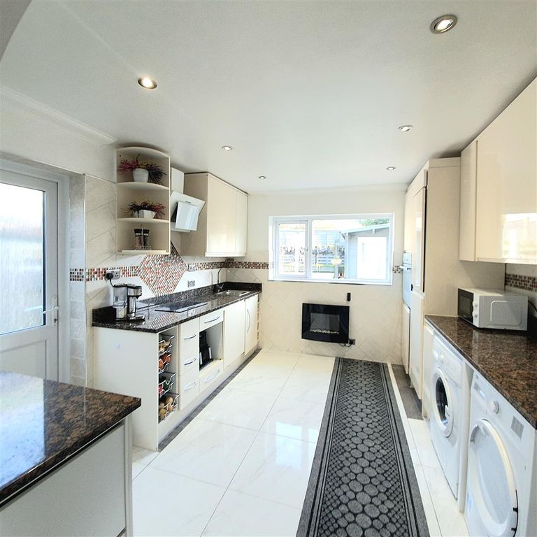 Property photo 3 of 15 4 Kitchen 1.Jpg