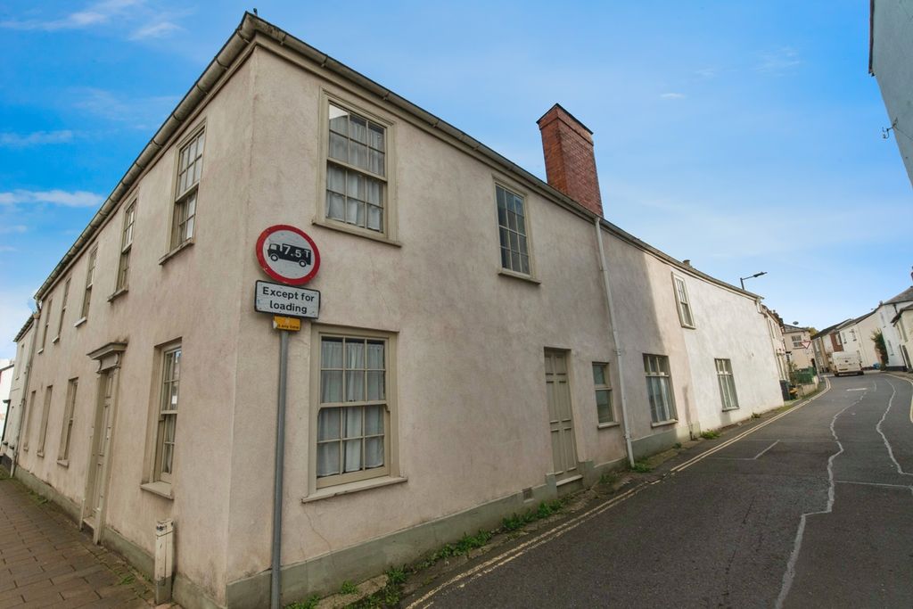 Property photo 1 of 16 Photo