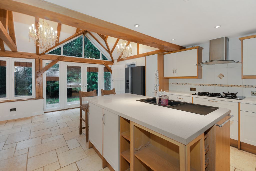 Property photo 3 of 19