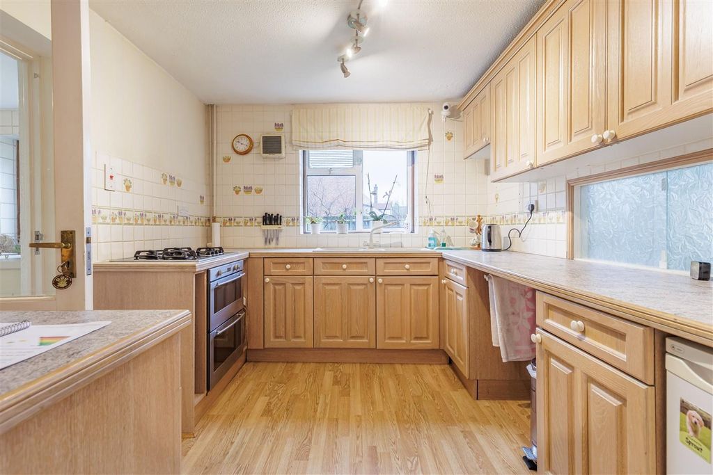 Property photo 3 of 32 19, Egg Hall (11).Jpg