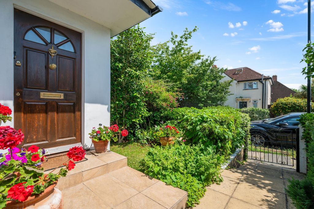 Property photo 1 of 10