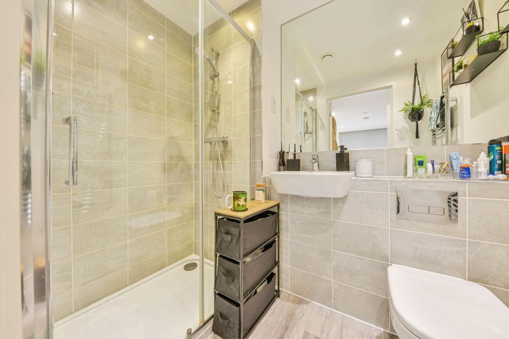 Additional image 8 of 2 bed flat for saleTown Centre, Hatfield AL10