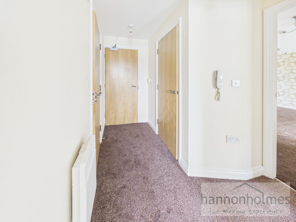 Property photo 2 of 13 Cam05283G0-Pr0187-Still011