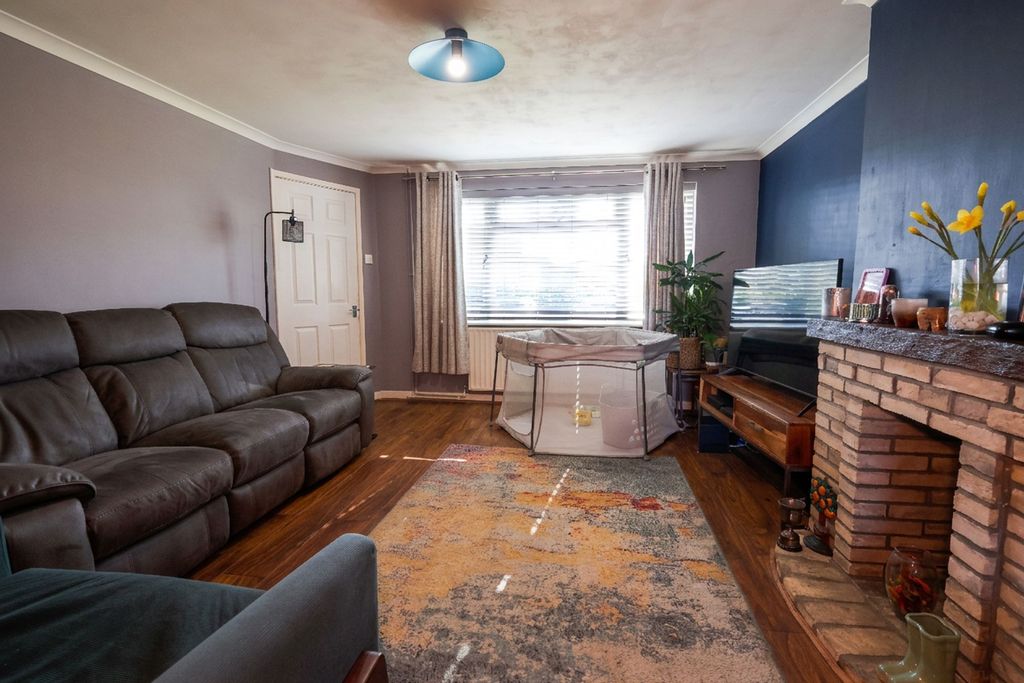 Property photo 2 of 11