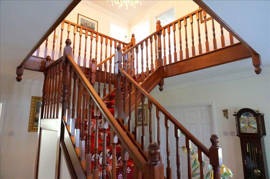 Property photo 3 of 28 Reception Hall :