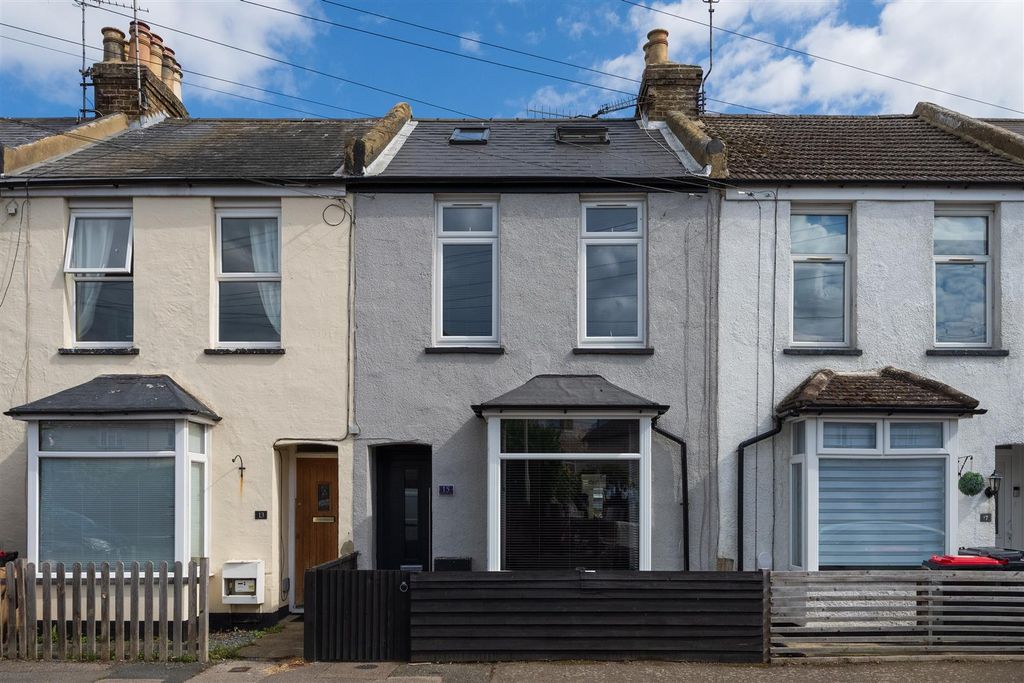 Property photo 1 of 19 Grafton Rise, Herne Bay