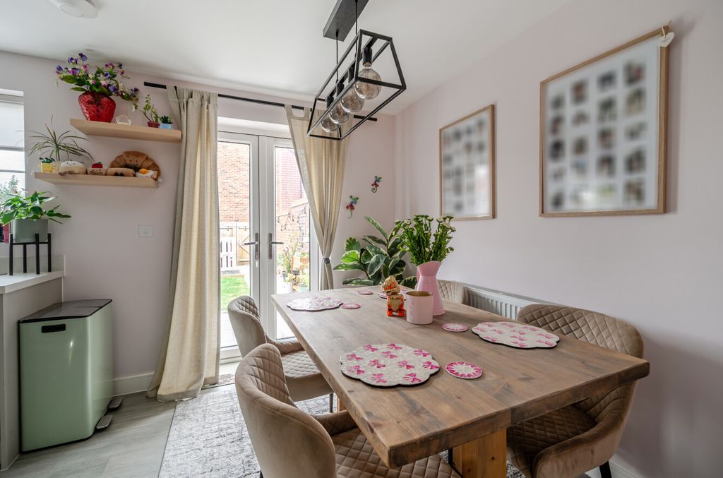 Property photo 3 of 21 1508676-10-1A0142...