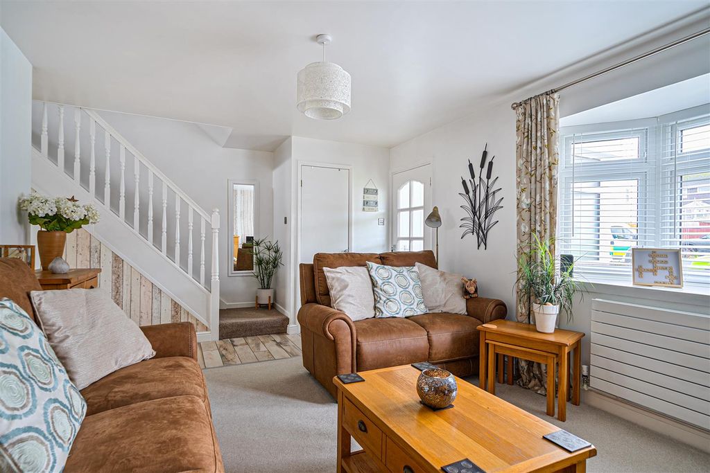 Property photo 3 of 17 1389211-12-693A9Dda1E095-Arw-1.Jpg