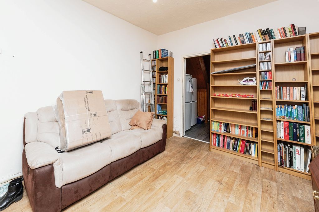 Property photo 3 of 15