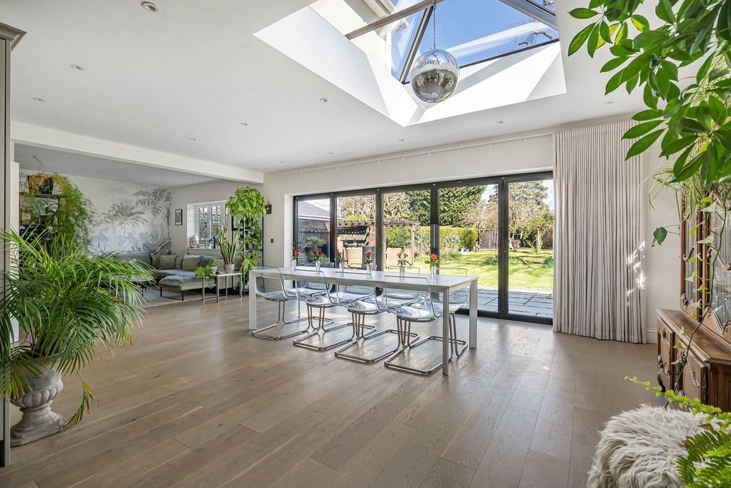 Property photo 2 of 35