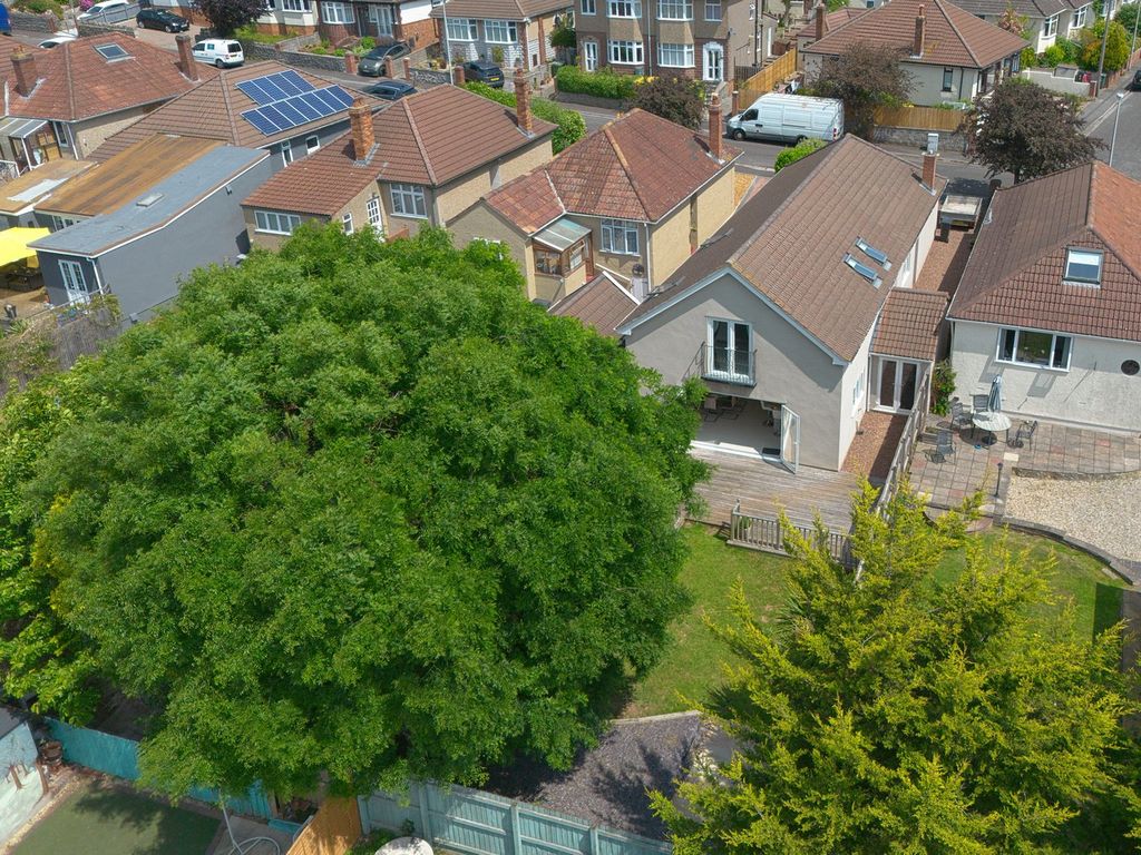 Property photo 2 of 39
