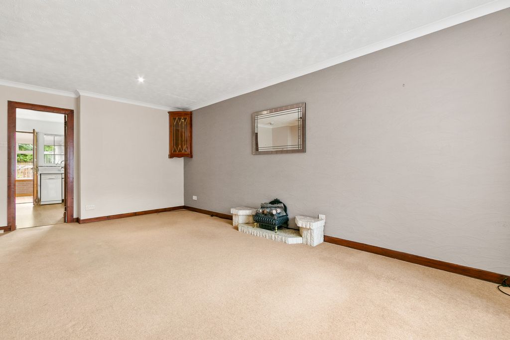 Property photo 3 of 21
