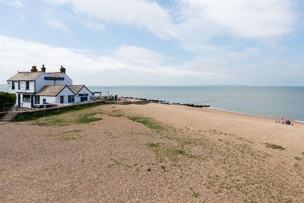 Property photo 2 of 19 The Vines, Island Wall, Whitstable