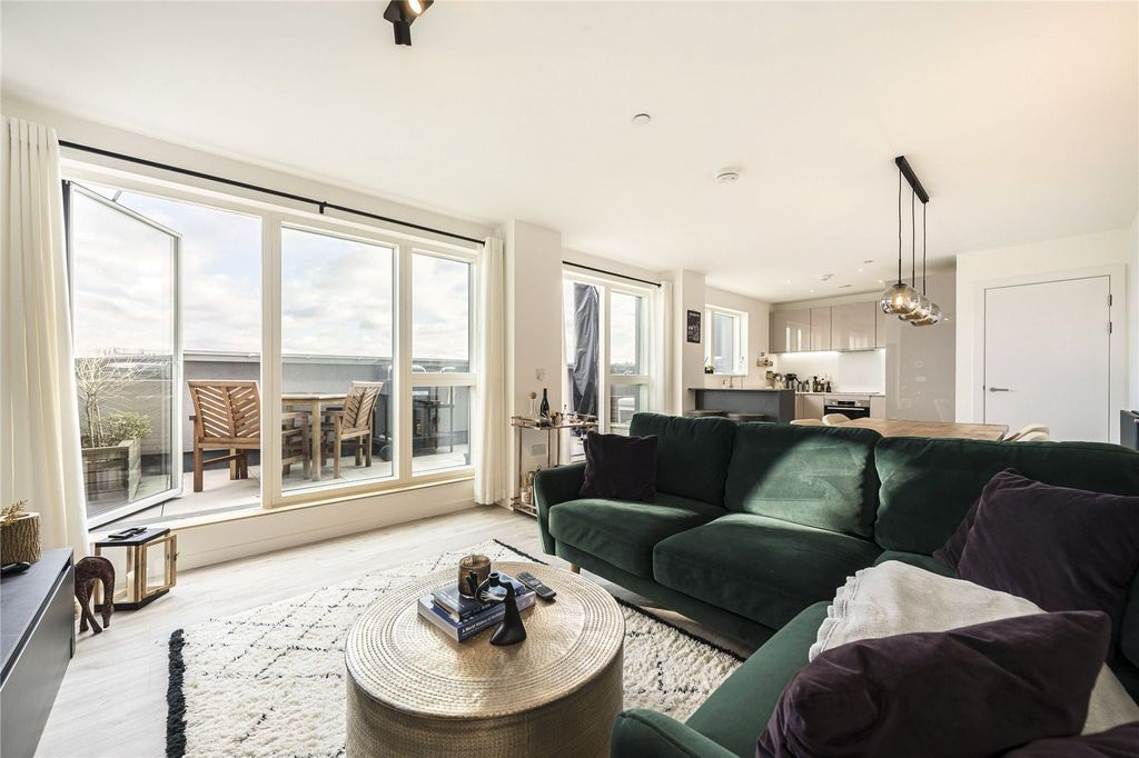 Property photo 2 of 9 Picture No. 10