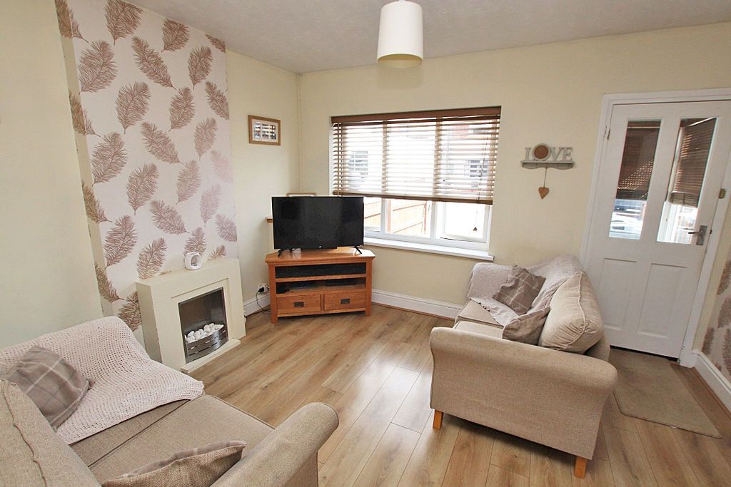 Property photo 2 of 11 Lounge