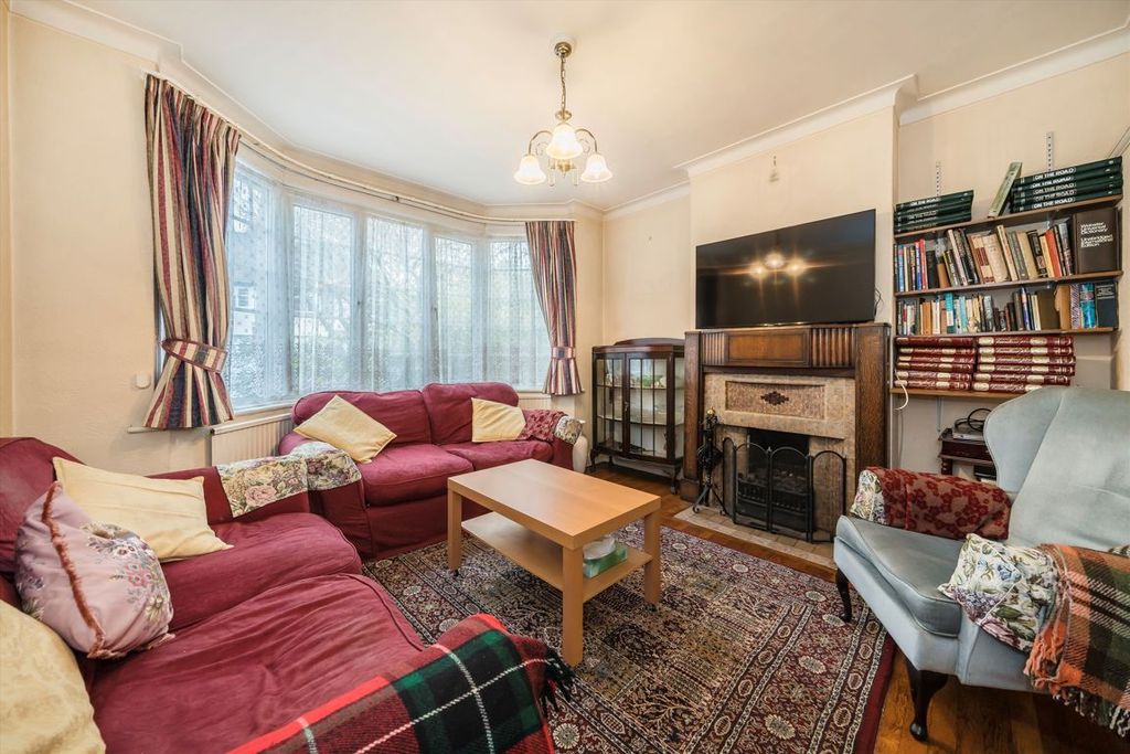 Property photo 2 of 10