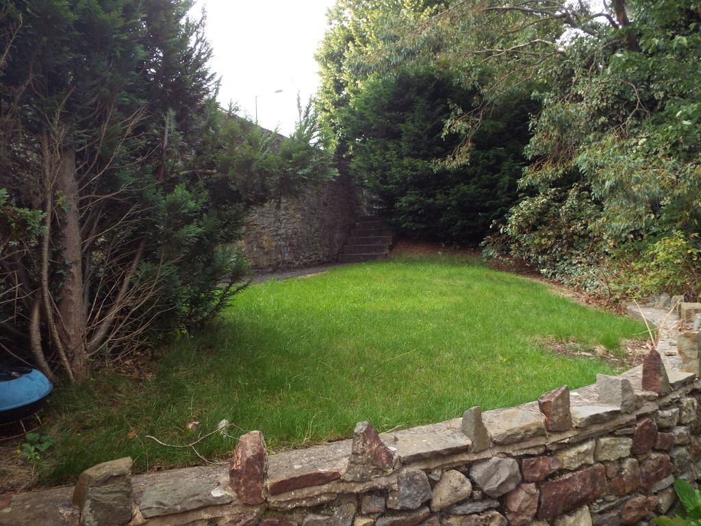 Property photo 2 of 8