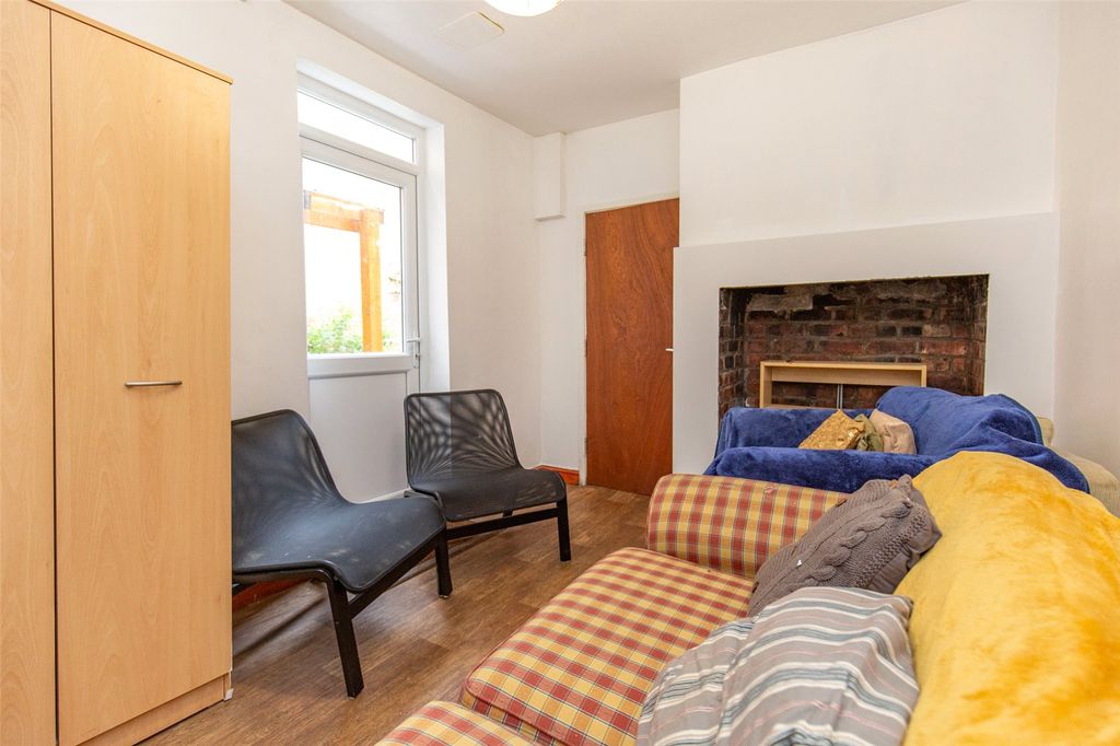Property photo 3 of 19 Picture No. 05