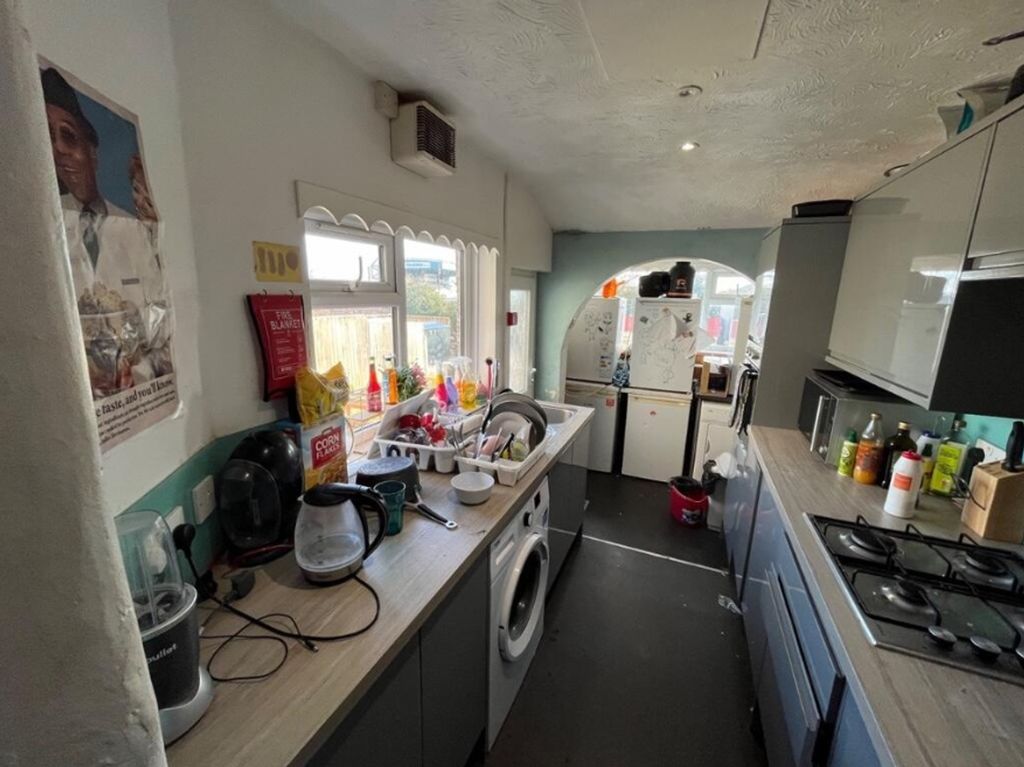 Property photo 1 of 13 A Spacious Kitchen With Abundant Natural Light, Pe...