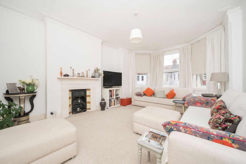 Property photo 2 of 9