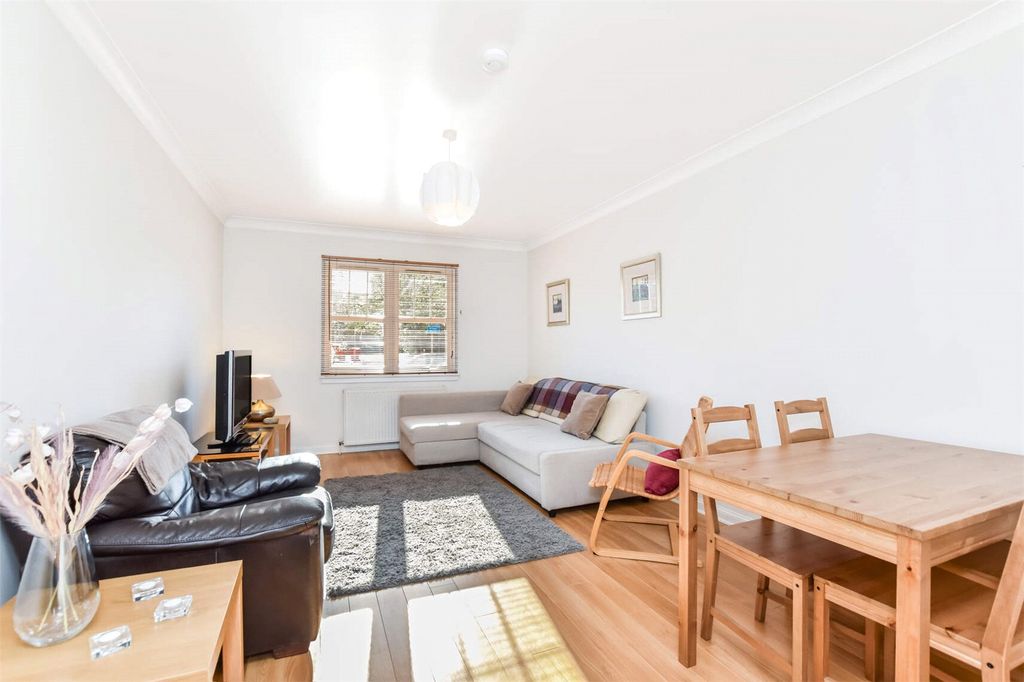 Property photo 2 of 6